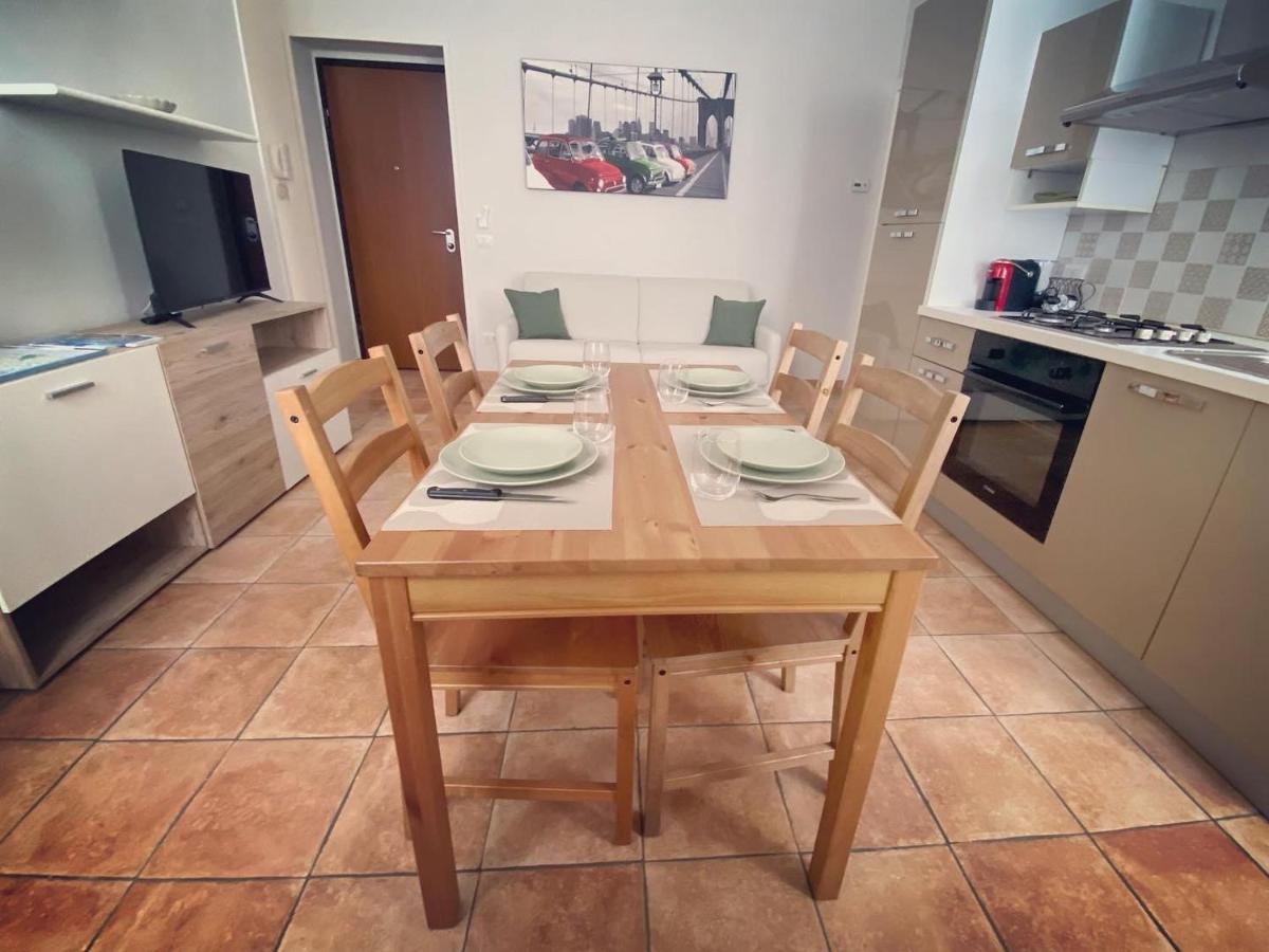 דירות אינטרה Casa Via Roma מראה חיצוני תמונה
